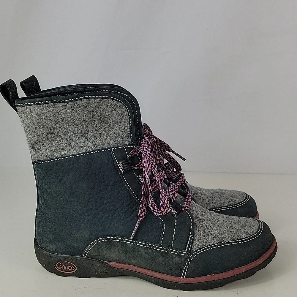 Chaco Women's Gray and Black Wool-Blend Lace-Up Athletic Boots with Pink Accents